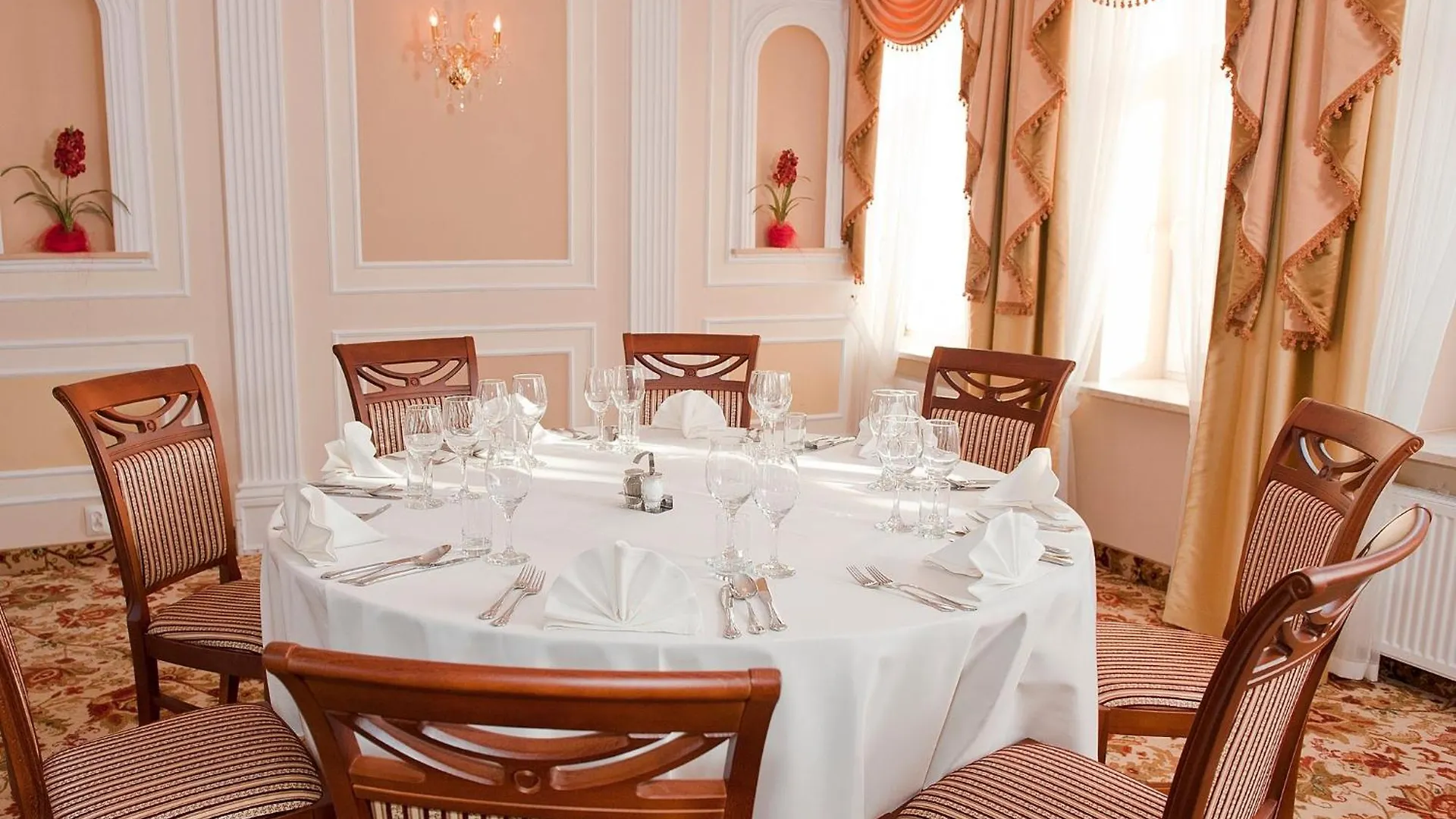 Hotel Arkadia Royal Varšava 3*,